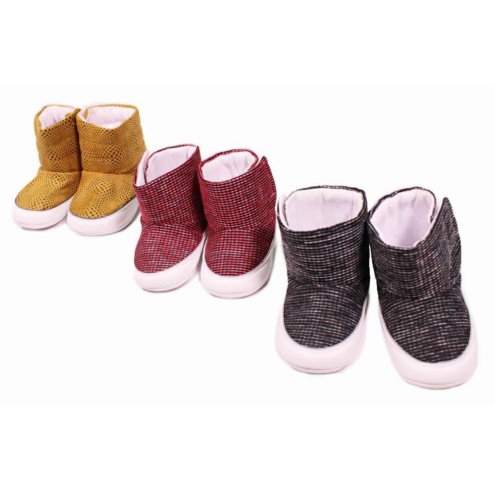 Чизми со лепенка