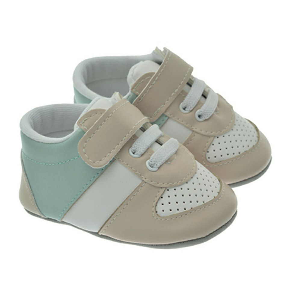 Обувки со врвки и лепенка